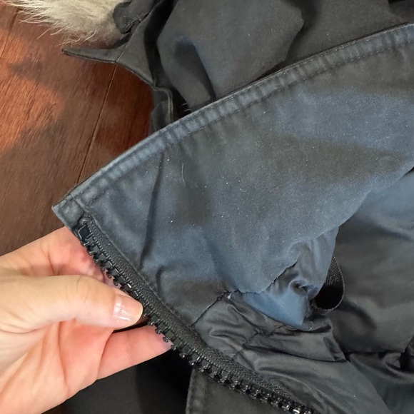 Women's Canada Goose Trillium Hooded Parka - Picture 12 of 16